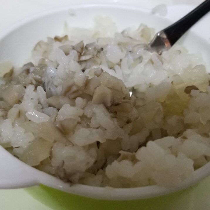 玉ねぎと舞茸の中華だしご飯(幼児食)